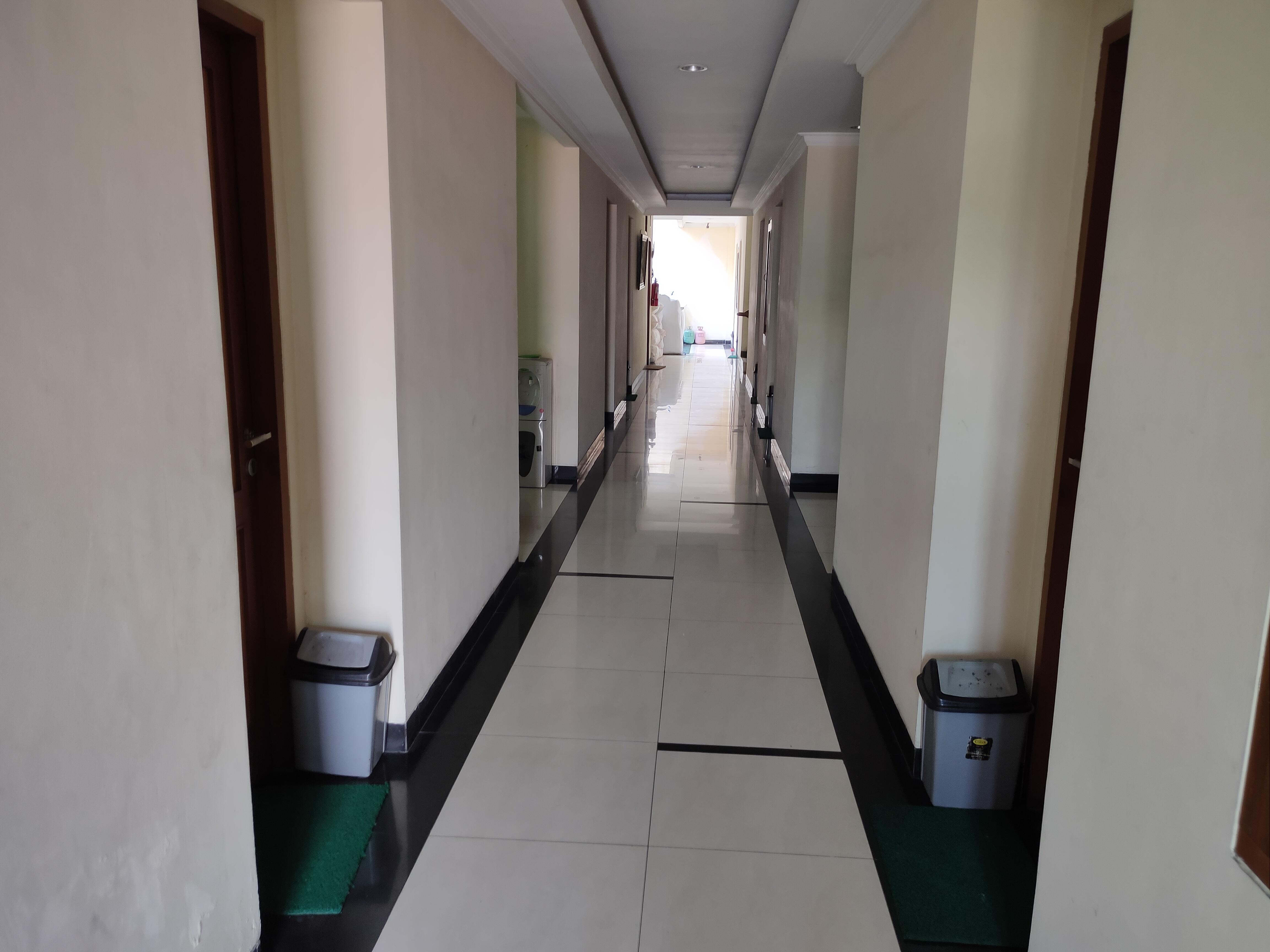Oyo 3894 Karunia Muslim Syariah Hotel Jacarta Exterior foto